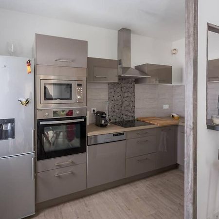 Appartement T2 proche centre ville Istres Extérieur photo