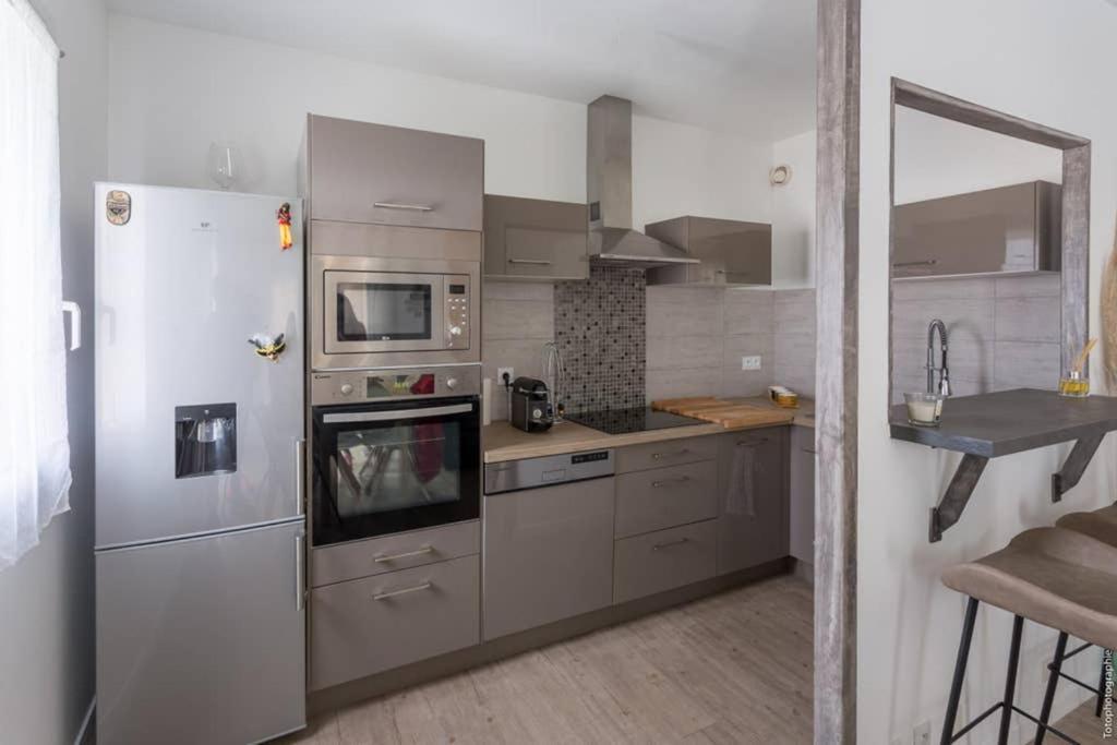 Appartement T2 proche centre ville Istres Extérieur photo